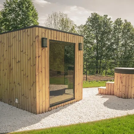 Milo Tu - Stodola Pod Karpaczem Milkow (Lower Silesia)